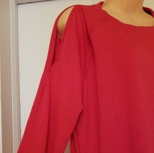 HYBA ATHLETIC TOP (NWOT)